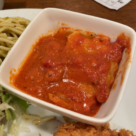 ヤンキィース　ラビオリのトマトソース